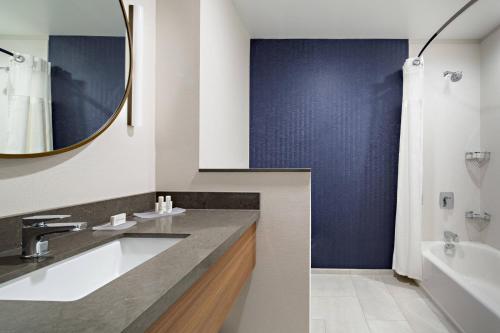 fairfield inn and suites by marriott fayetteville