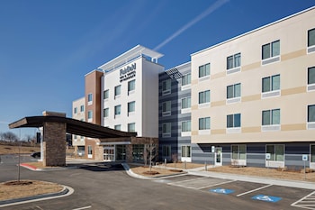fairfield inn and suites by marriott fayetteville