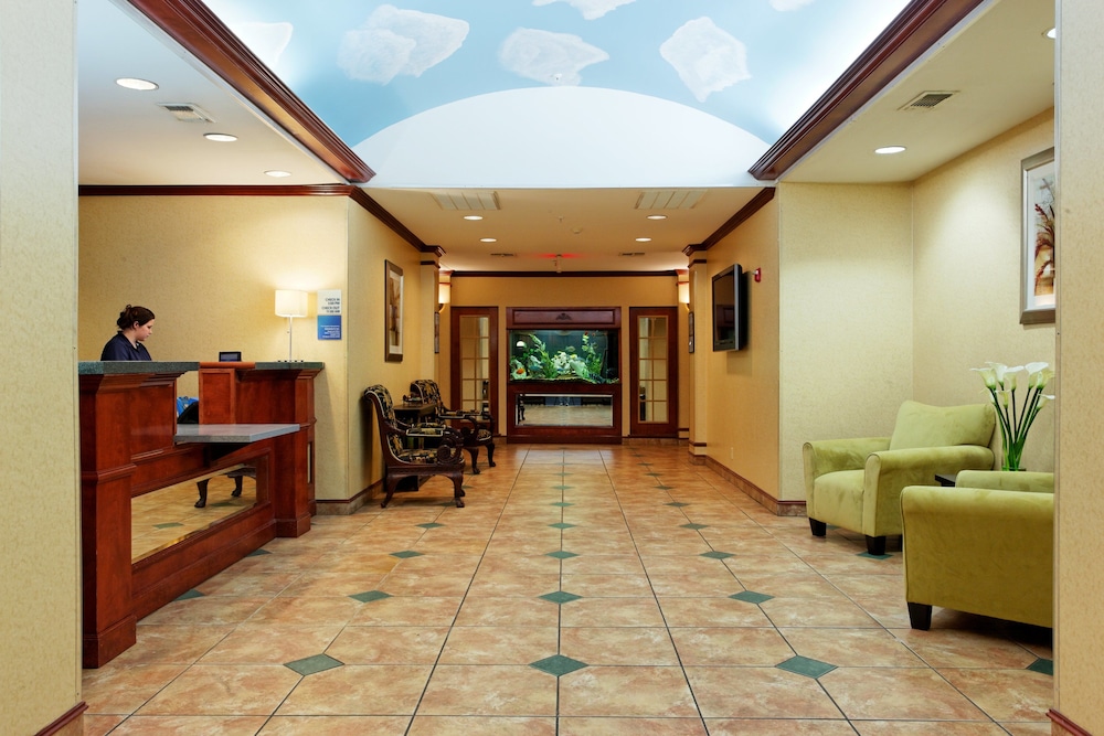 holiday inn express crockett by ihg