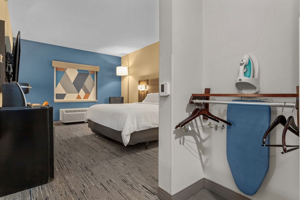holiday inn express crockett by ihg