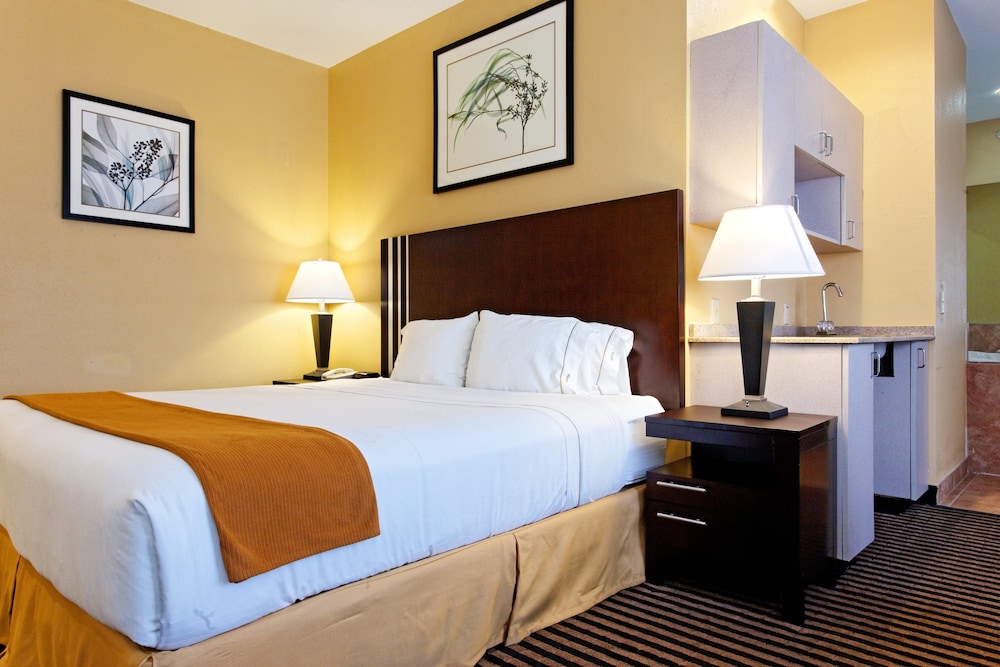 holiday inn express crockett by ihg