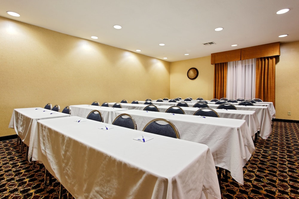 holiday inn express crockett by ihg
