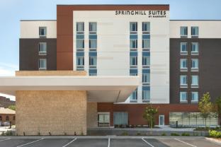 springhill suites by marriott milwaukee west wauwatosa
