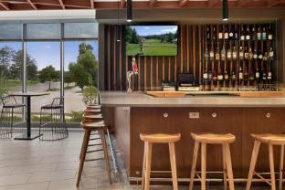 springhill suites by marriott milwaukee west wauwatosa