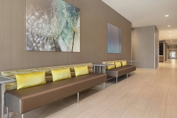 springhill suites by marriott milwaukee west wauwatosa