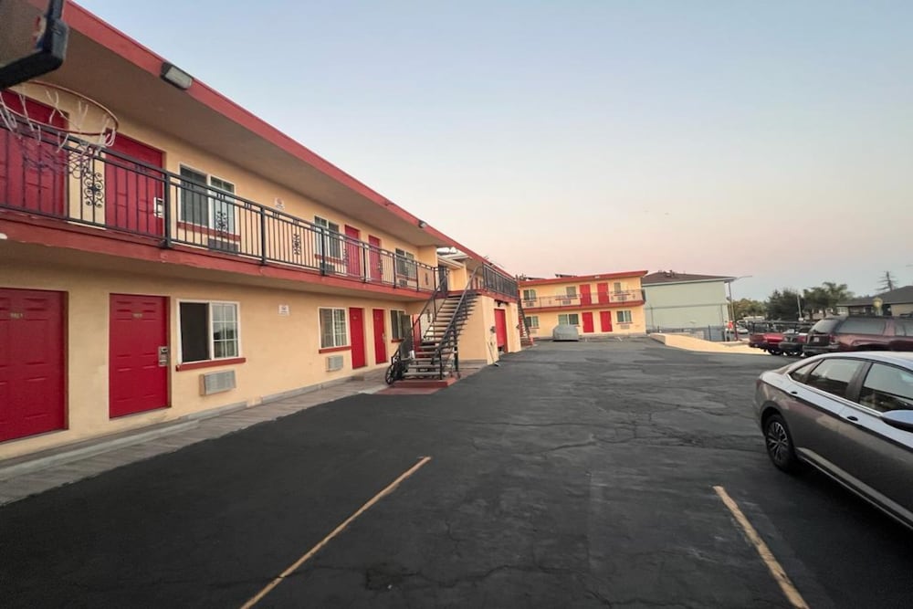 premier inn and suites