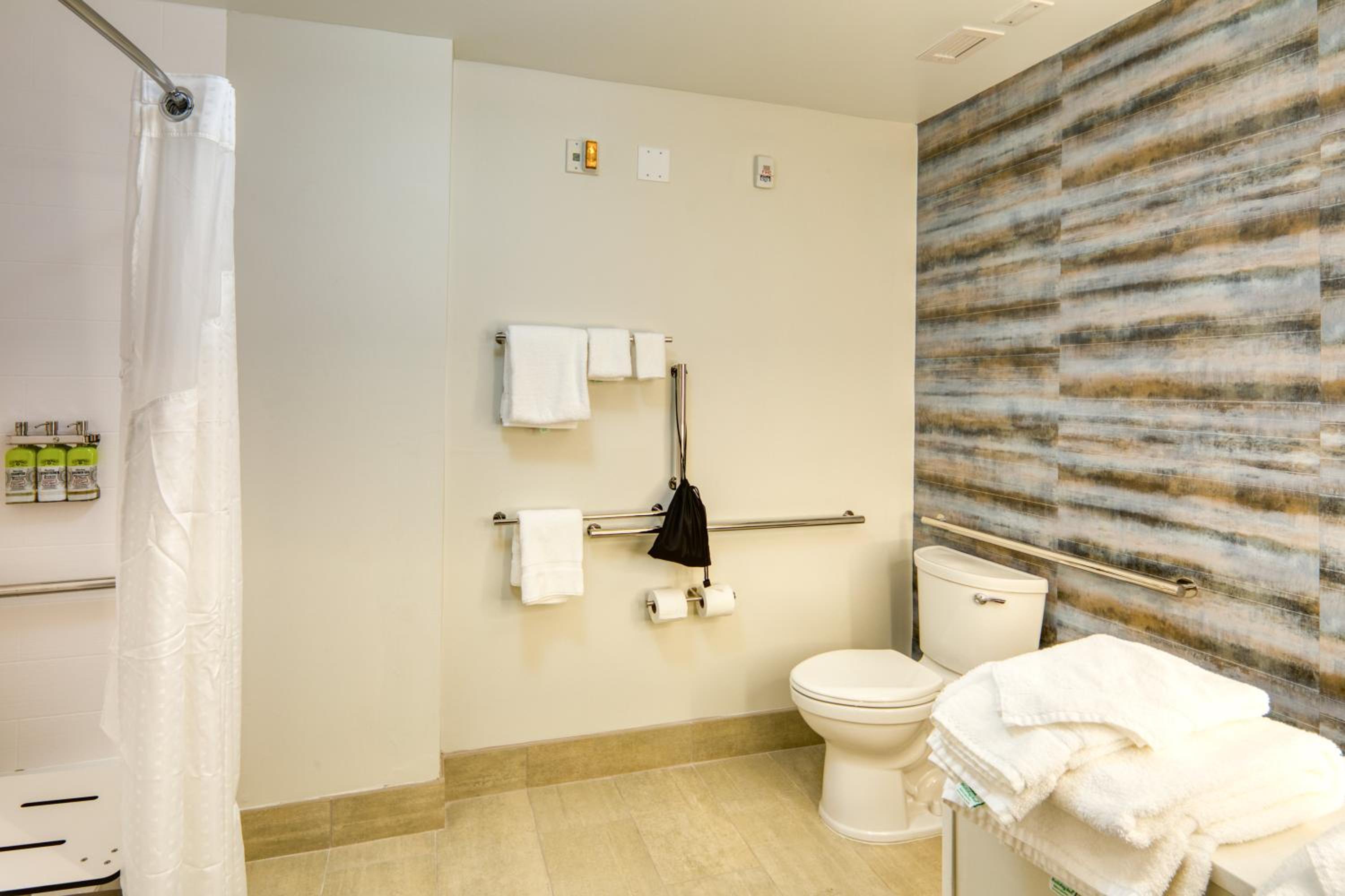 hol inn exp and suites charlotte south end