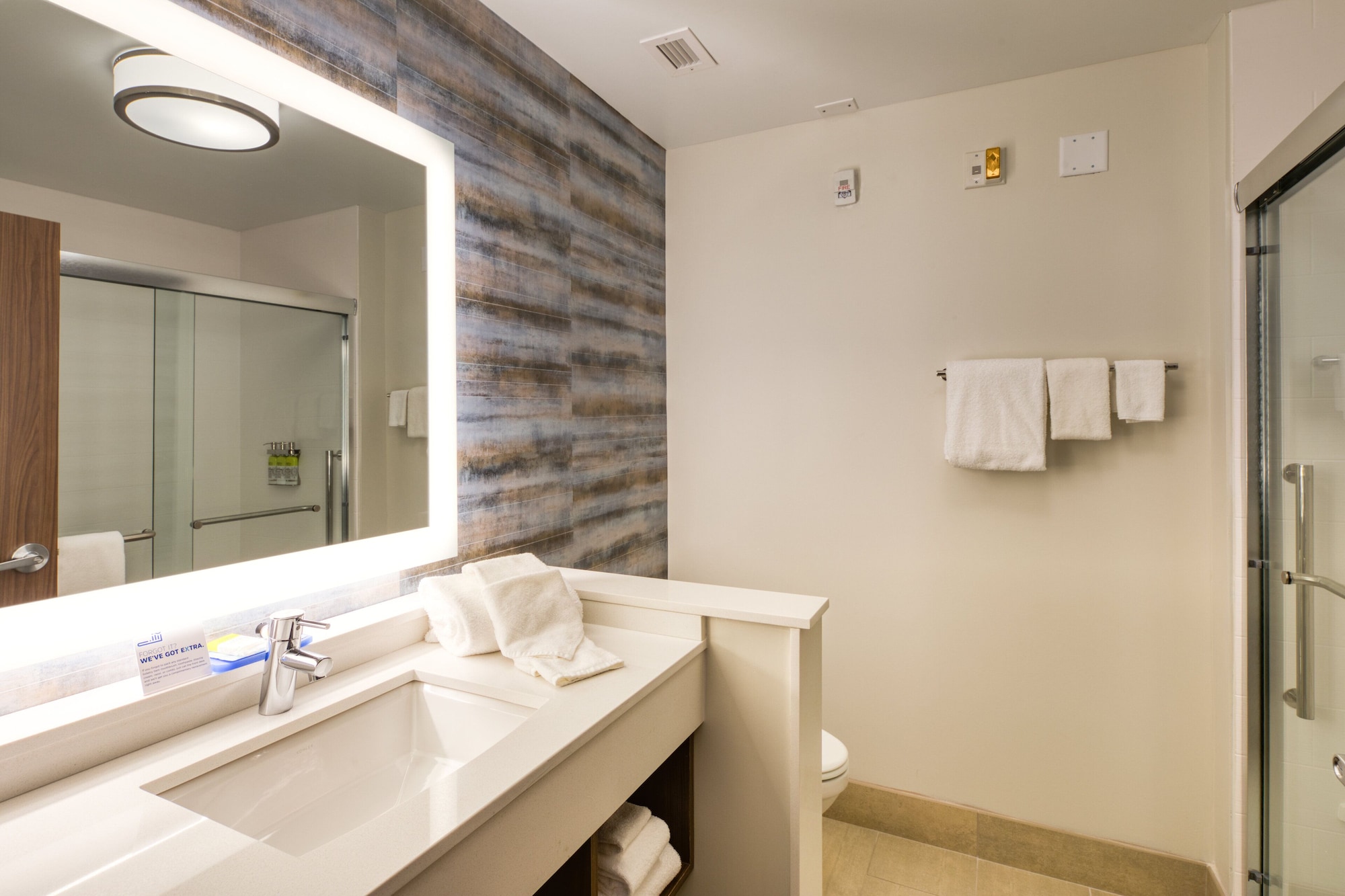 hol inn exp and suites charlotte south end
