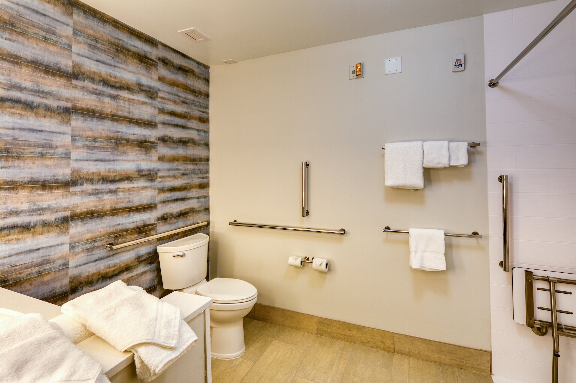 hol inn exp and suites charlotte south end