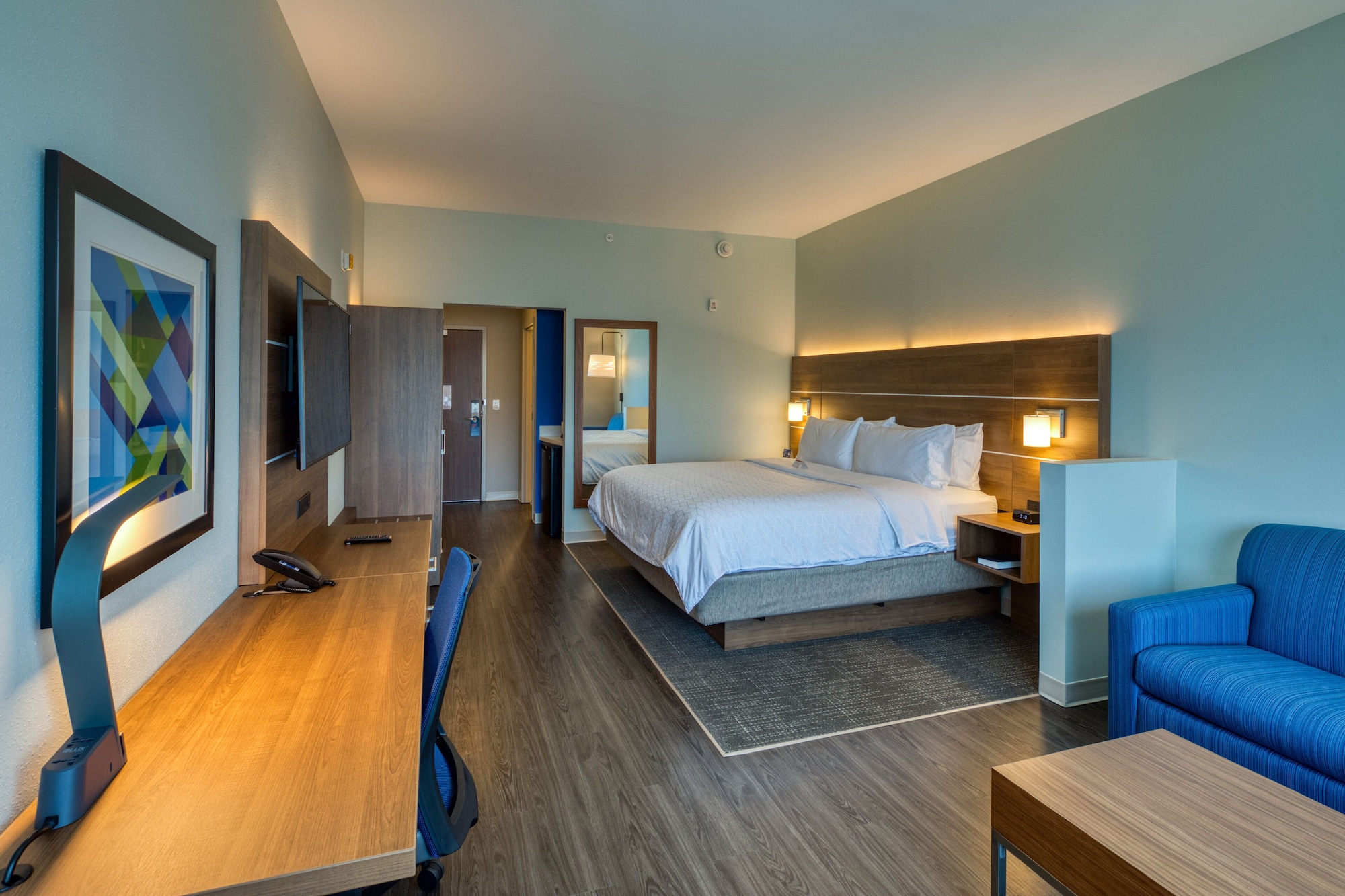 hol inn exp and suites charlotte south end