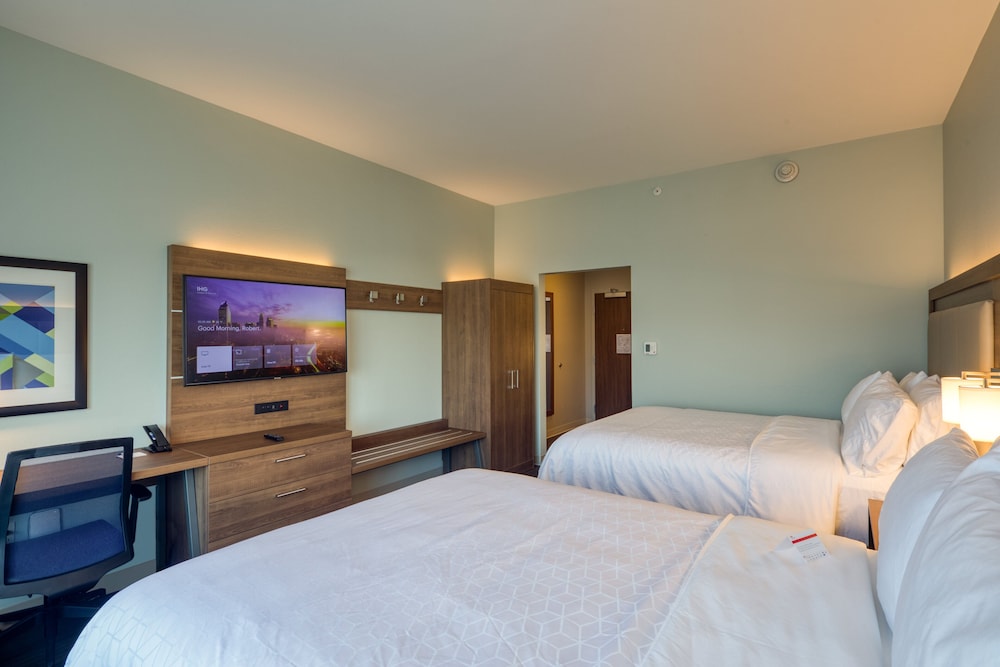hol inn exp and suites charlotte south end