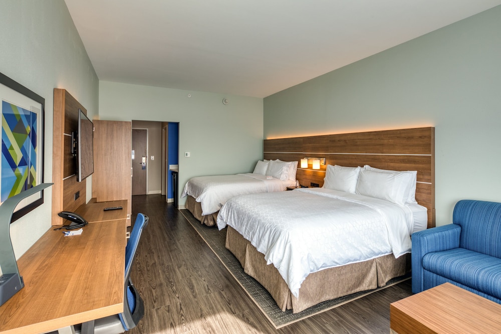 hol inn exp and suites charlotte south end