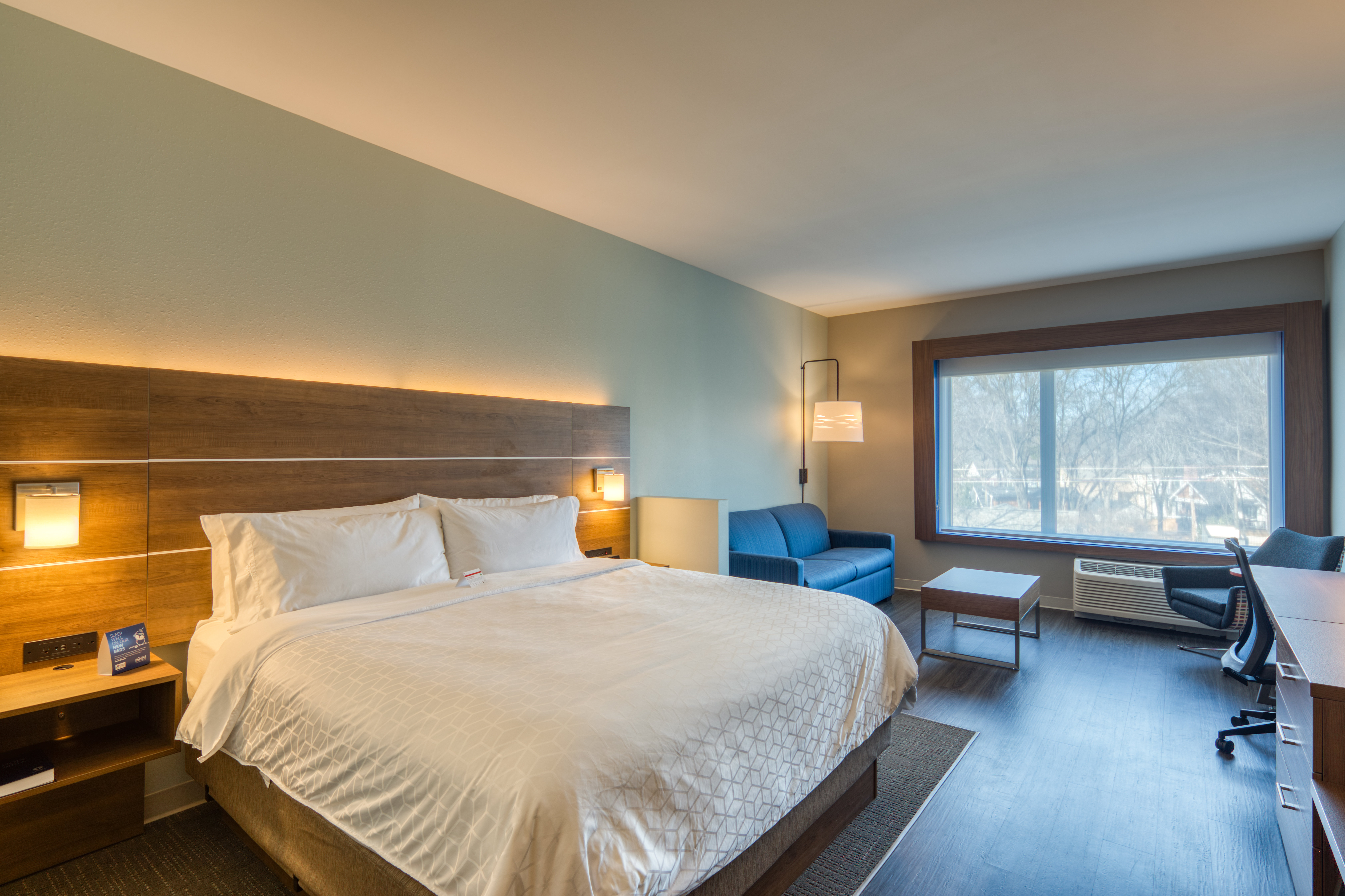hol inn exp and suites charlotte south end