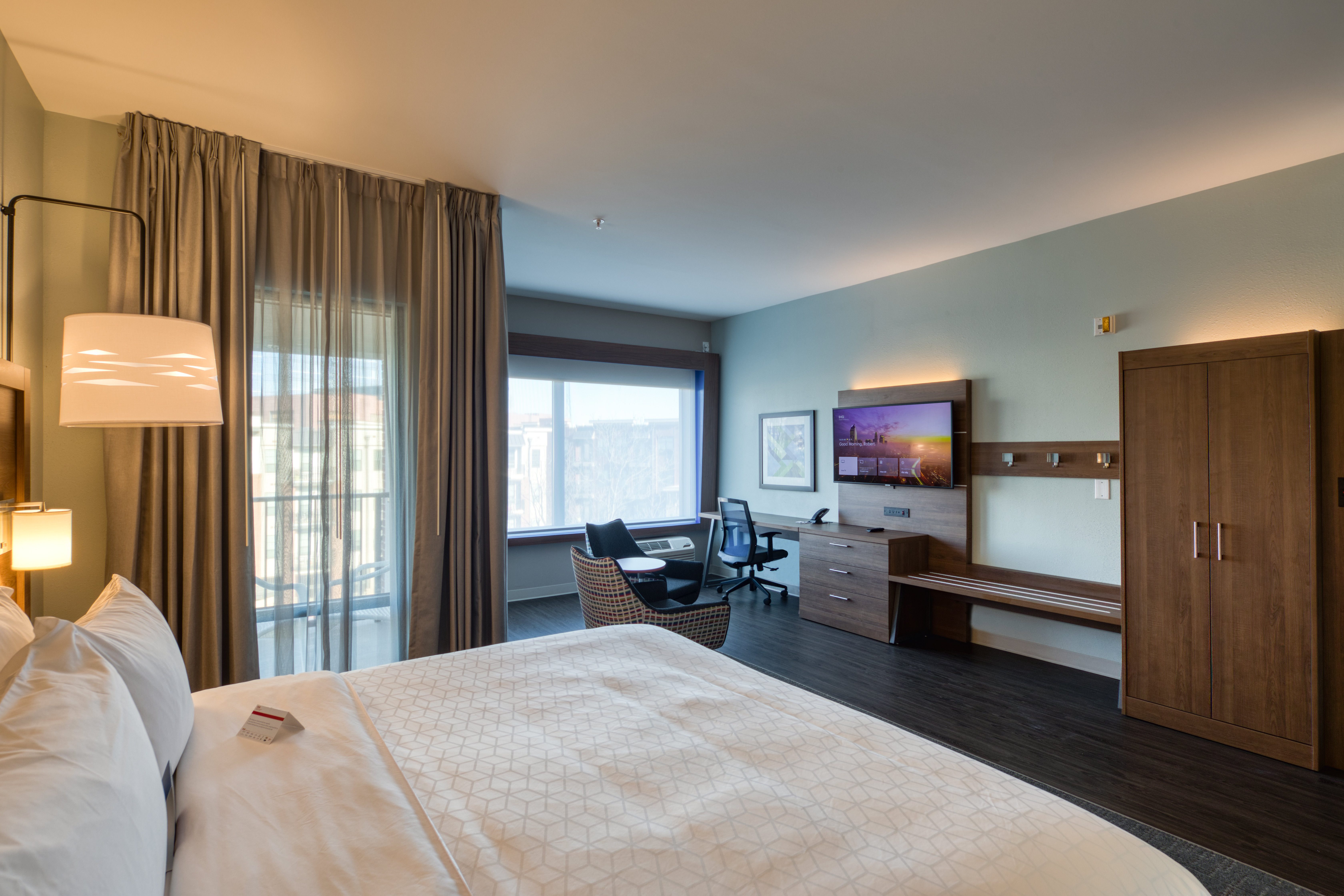 hol inn exp and suites charlotte south end