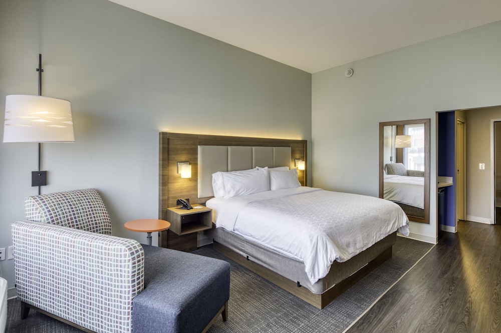hol inn exp and suites charlotte south end