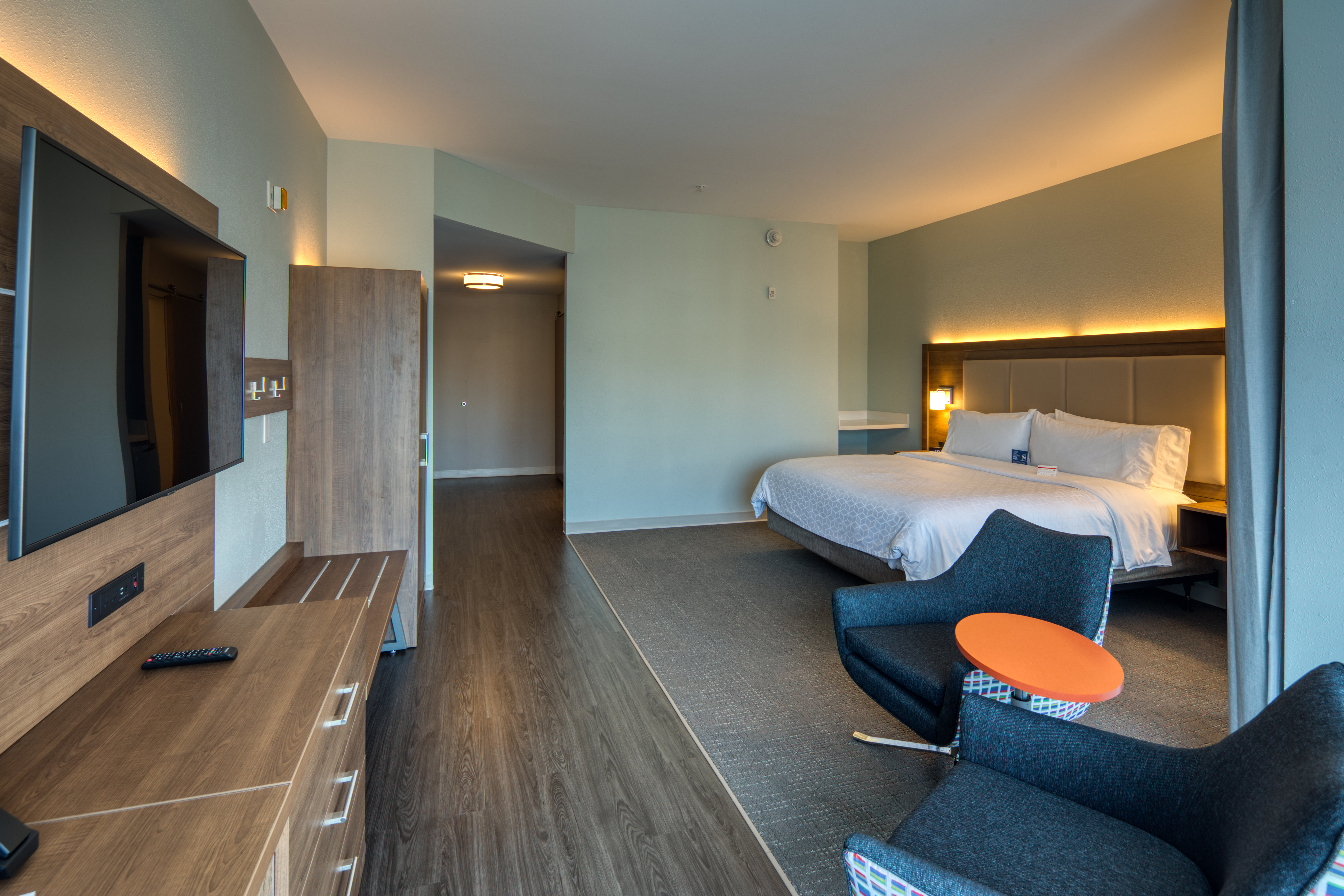 hol inn exp and suites charlotte south end