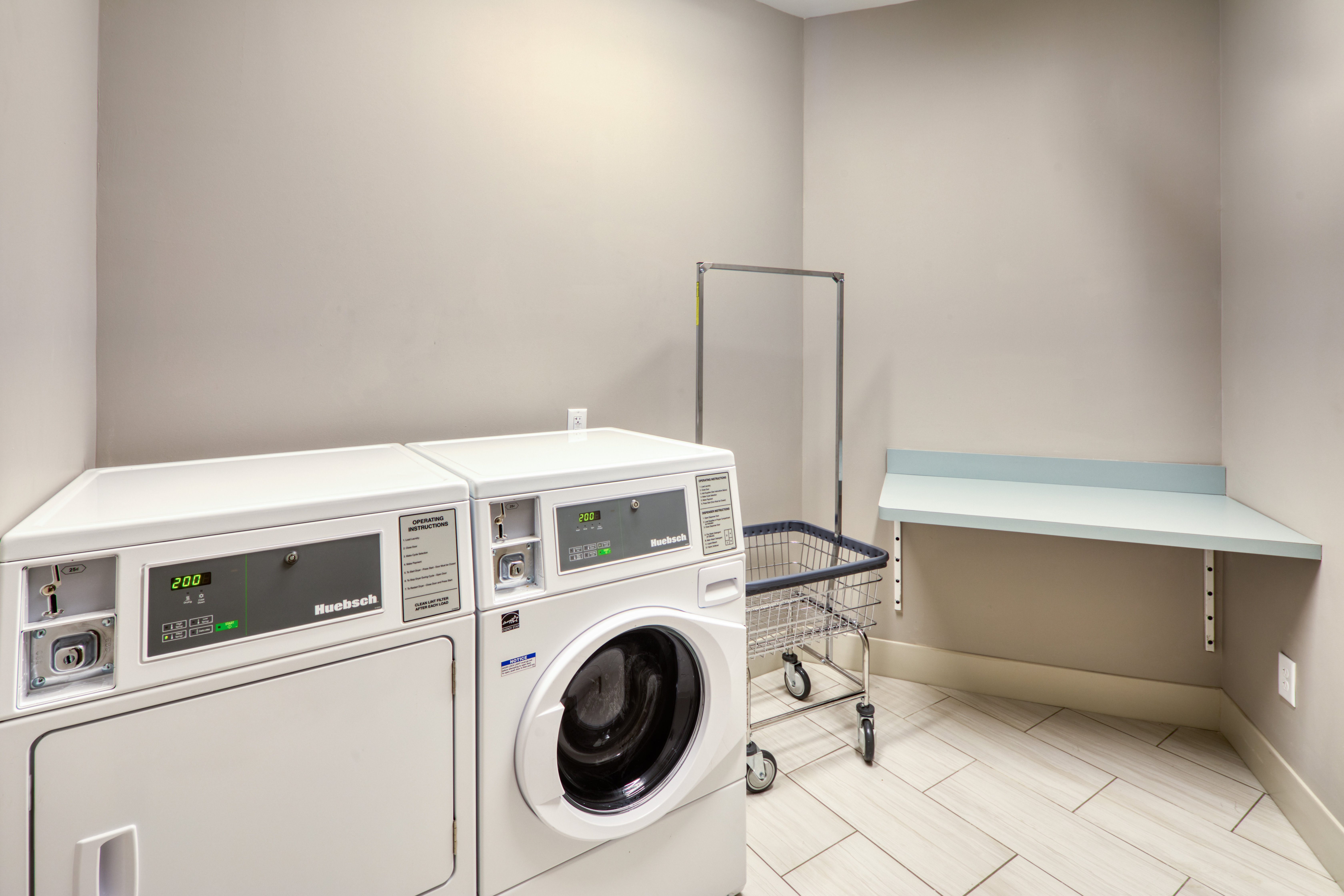hol inn exp and suites charlotte south end
