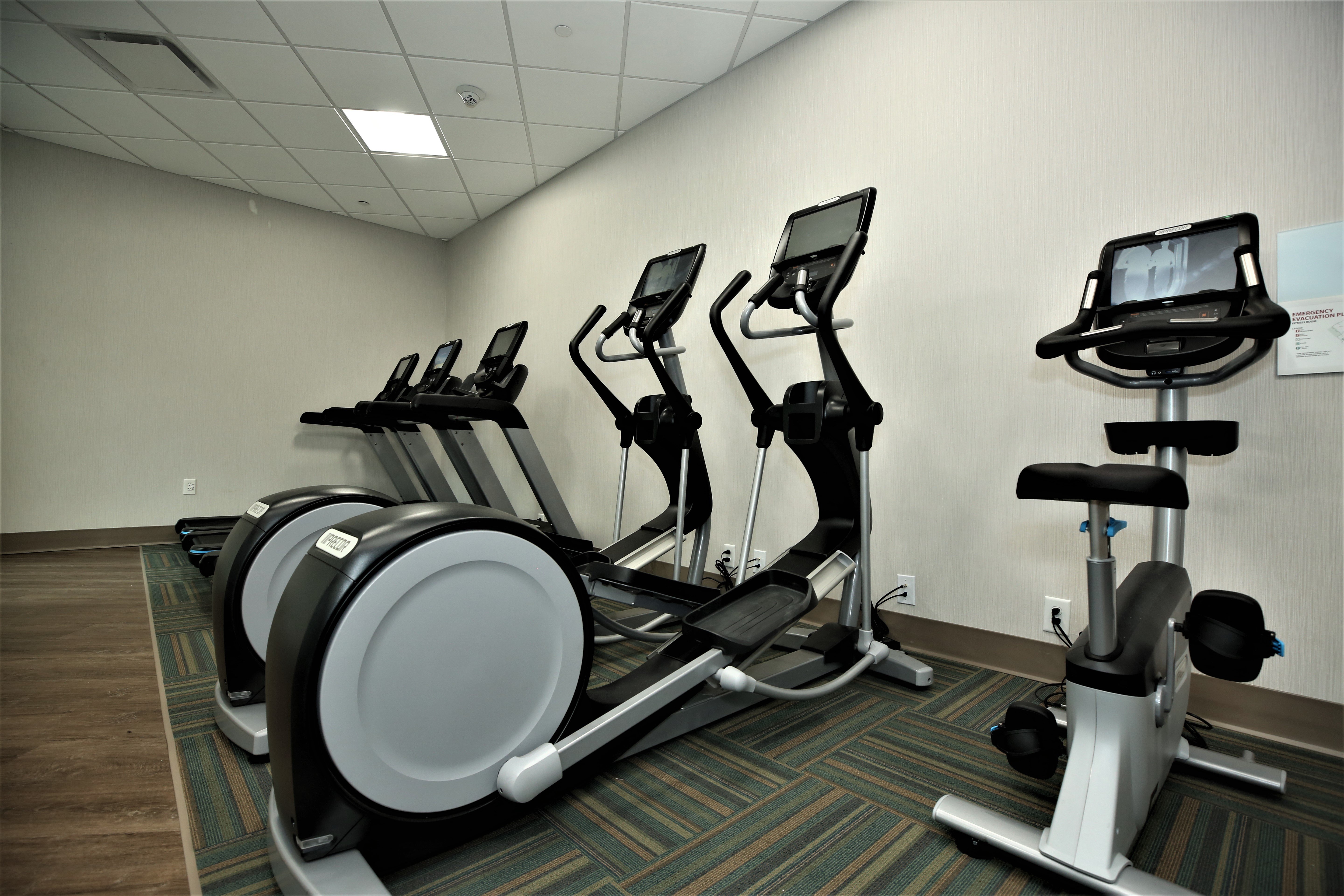 hol inn exp and suites charlotte south end