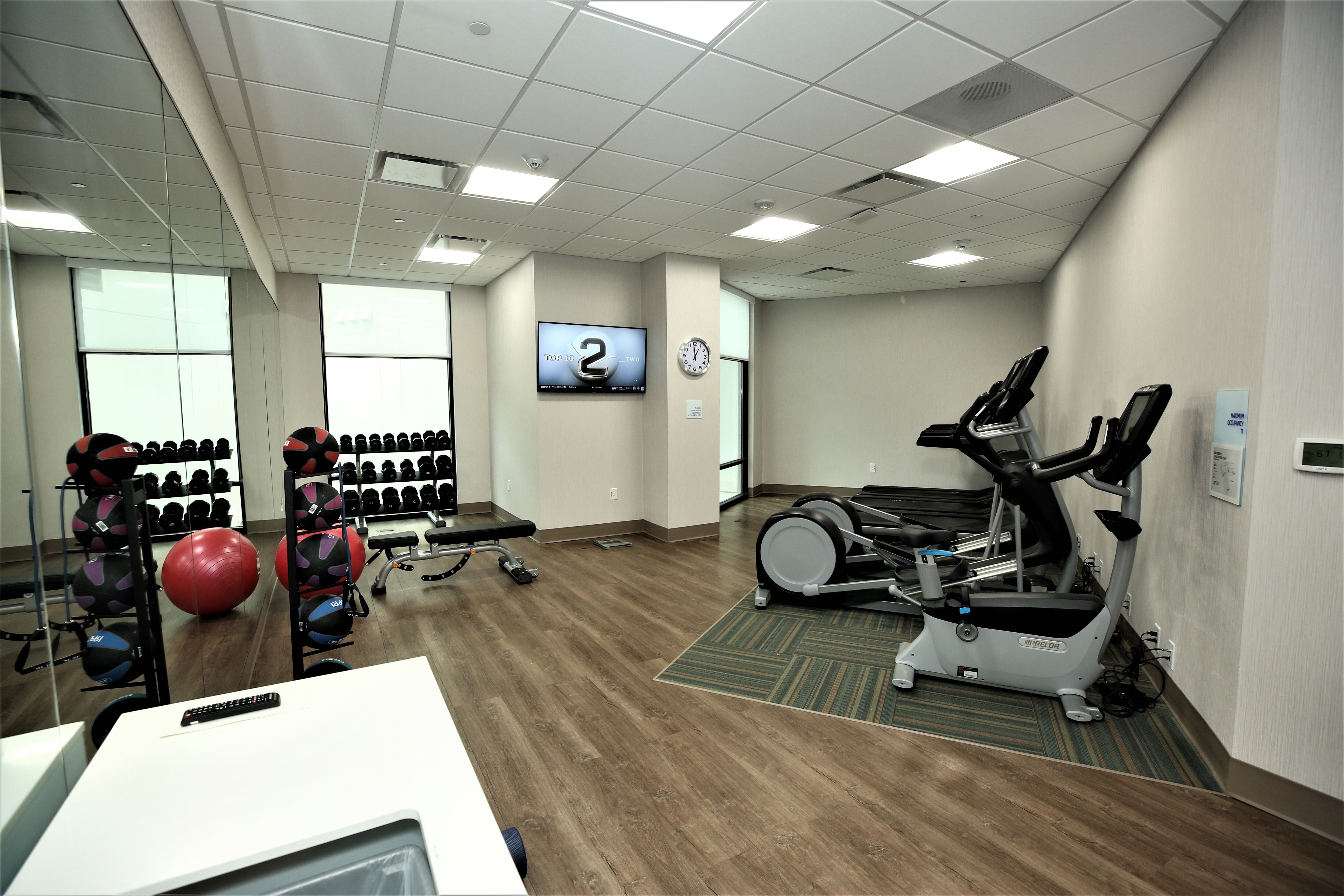 hol inn exp and suites charlotte south end