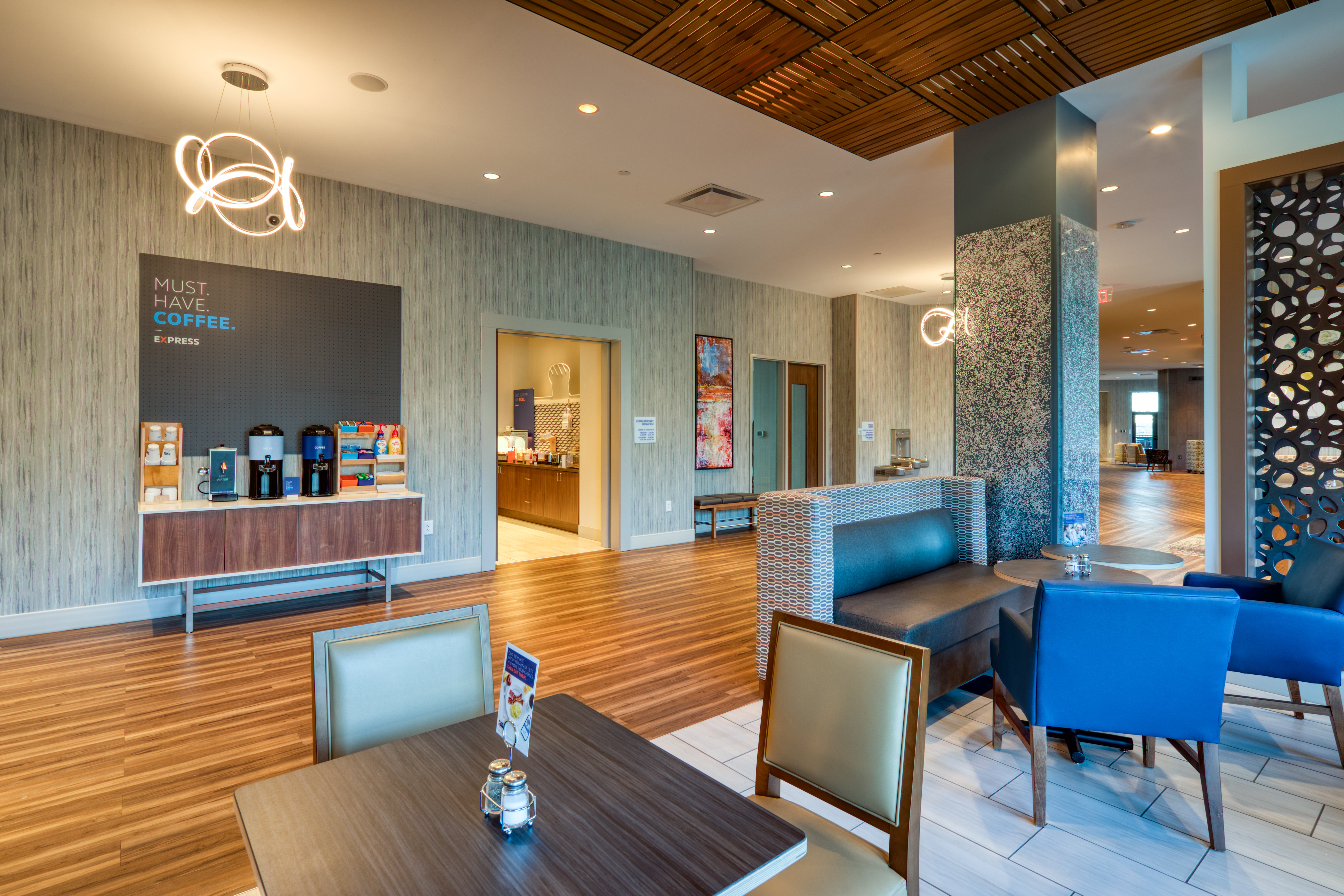 hol inn exp and suites charlotte south end