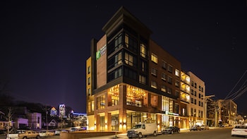 hol inn exp and suites charlotte south end