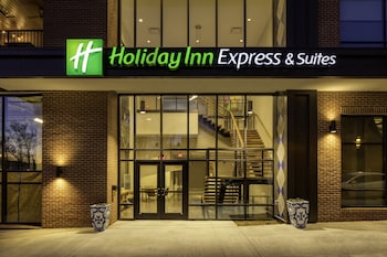 hol inn exp and suites charlotte south end