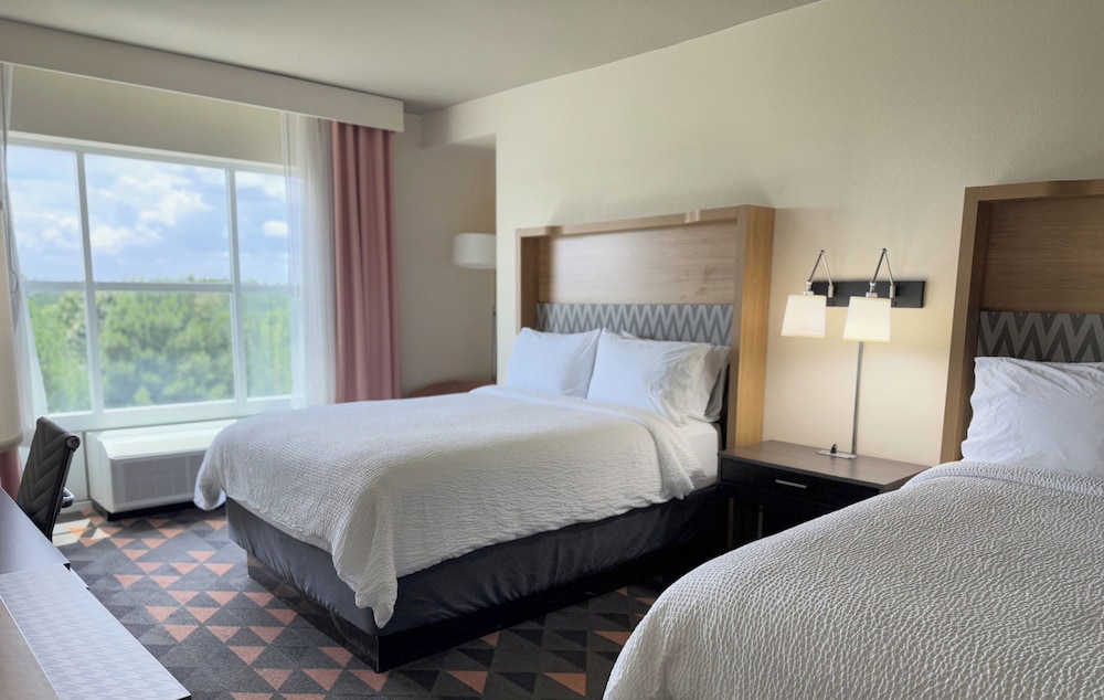 holiday inn and sts fayetteville w fort bragg area