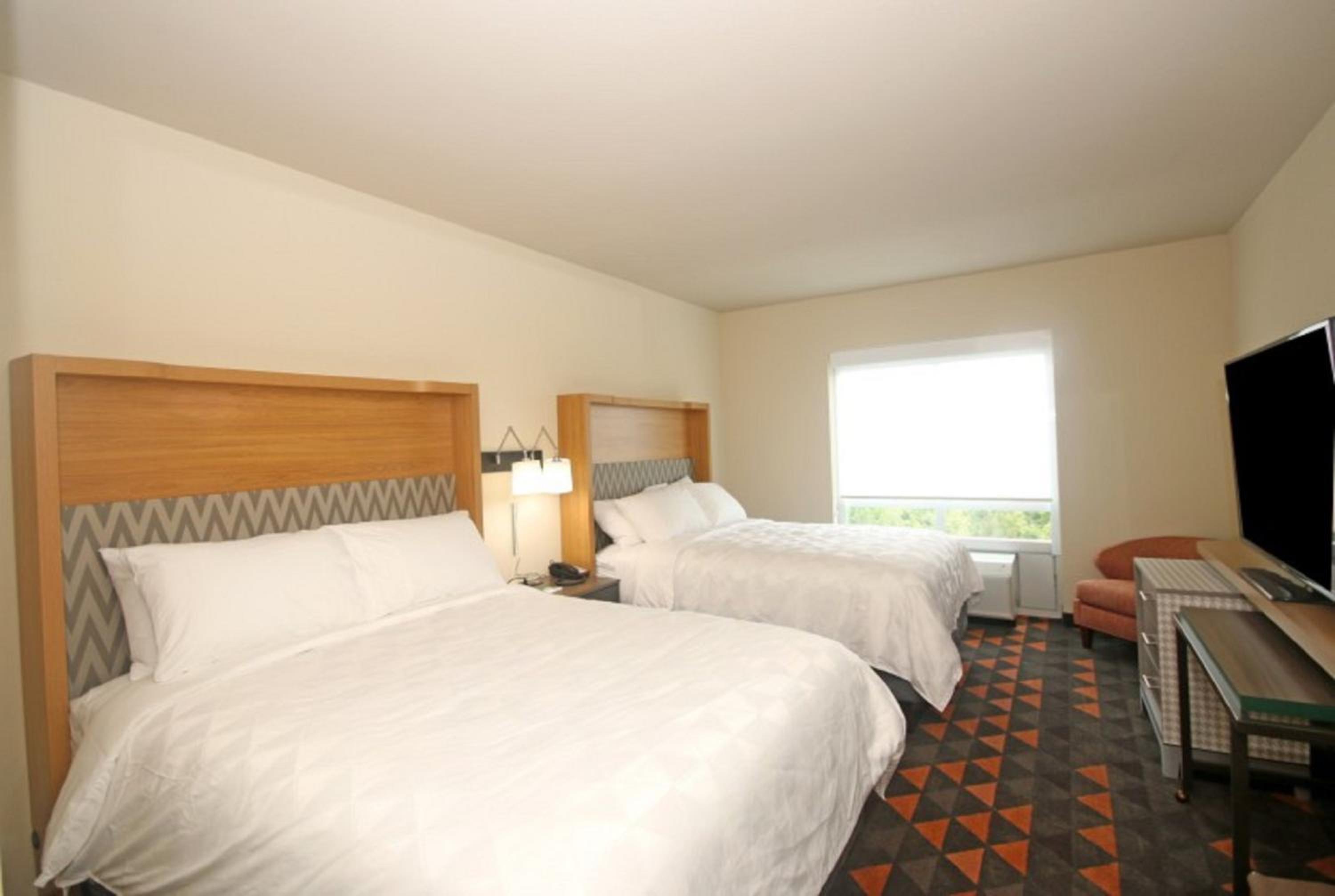 holiday inn and sts fayetteville w fort bragg area