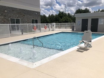 Holiday Inn & Sts Fayetteville W-Fort Bragg Area,Fort Bragg>>Fayetteville,3 star