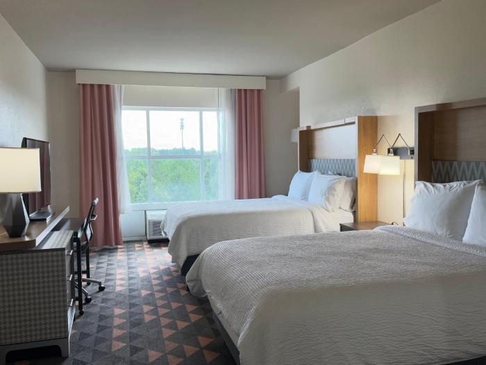 holiday inn and sts fayetteville w fort bragg area