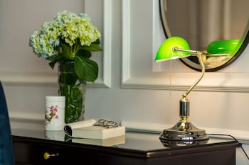 s central hotel and spa