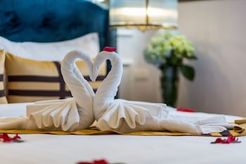 s central hotel and spa