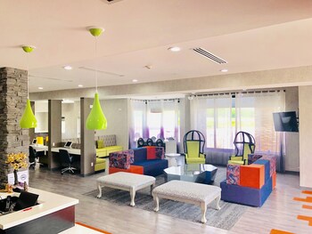 hy lo hotel ascend hotel collection