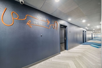 hy lo hotel ascend hotel collection