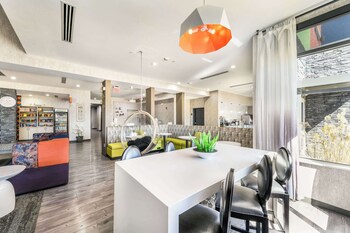 hy lo hotel ascend hotel collection