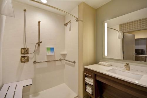home2 suites by hilton at the galleria