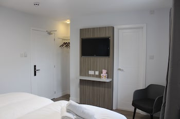 sky nights hotel london heathrow