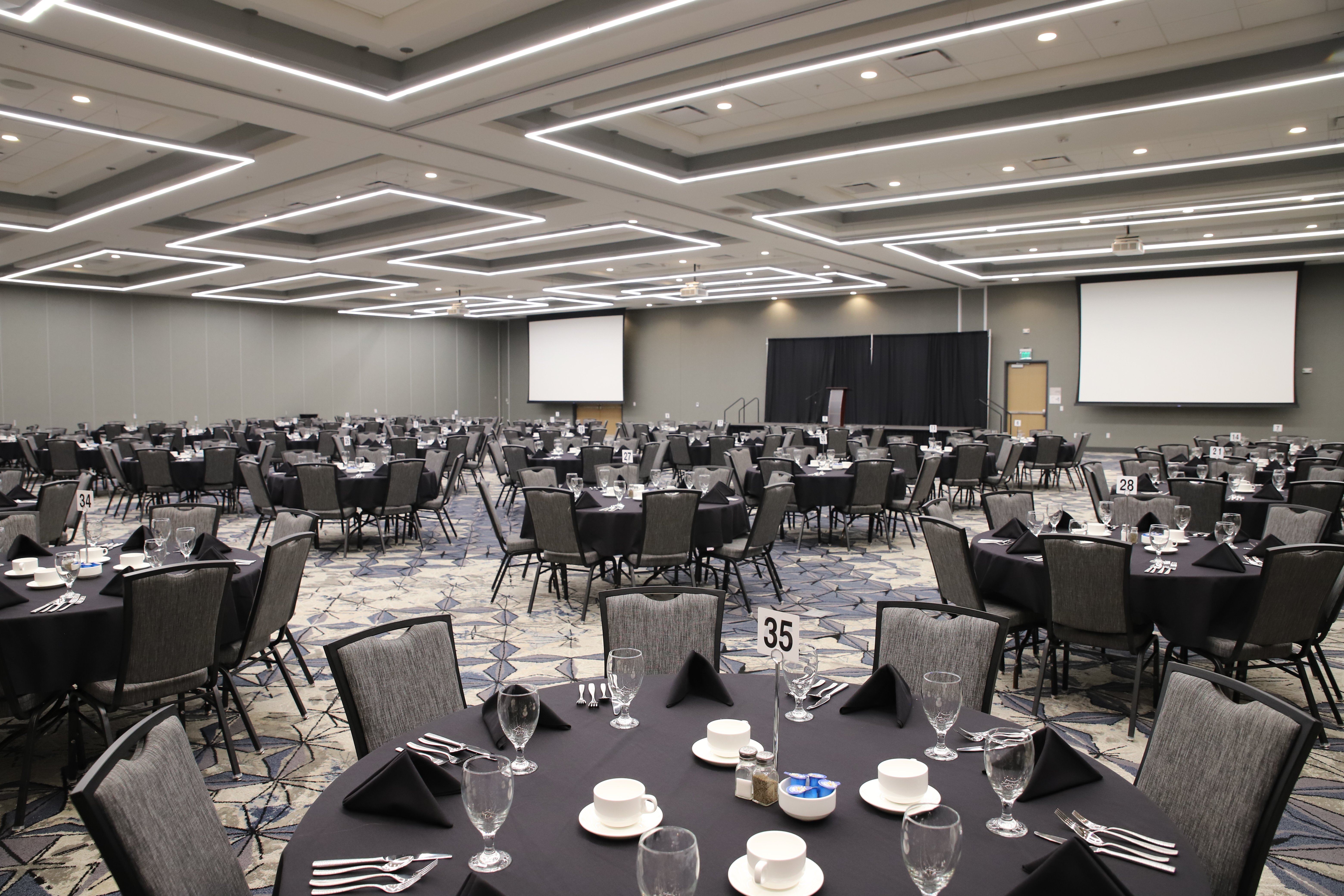 holiday inn cedar falls waterloo event ctr
