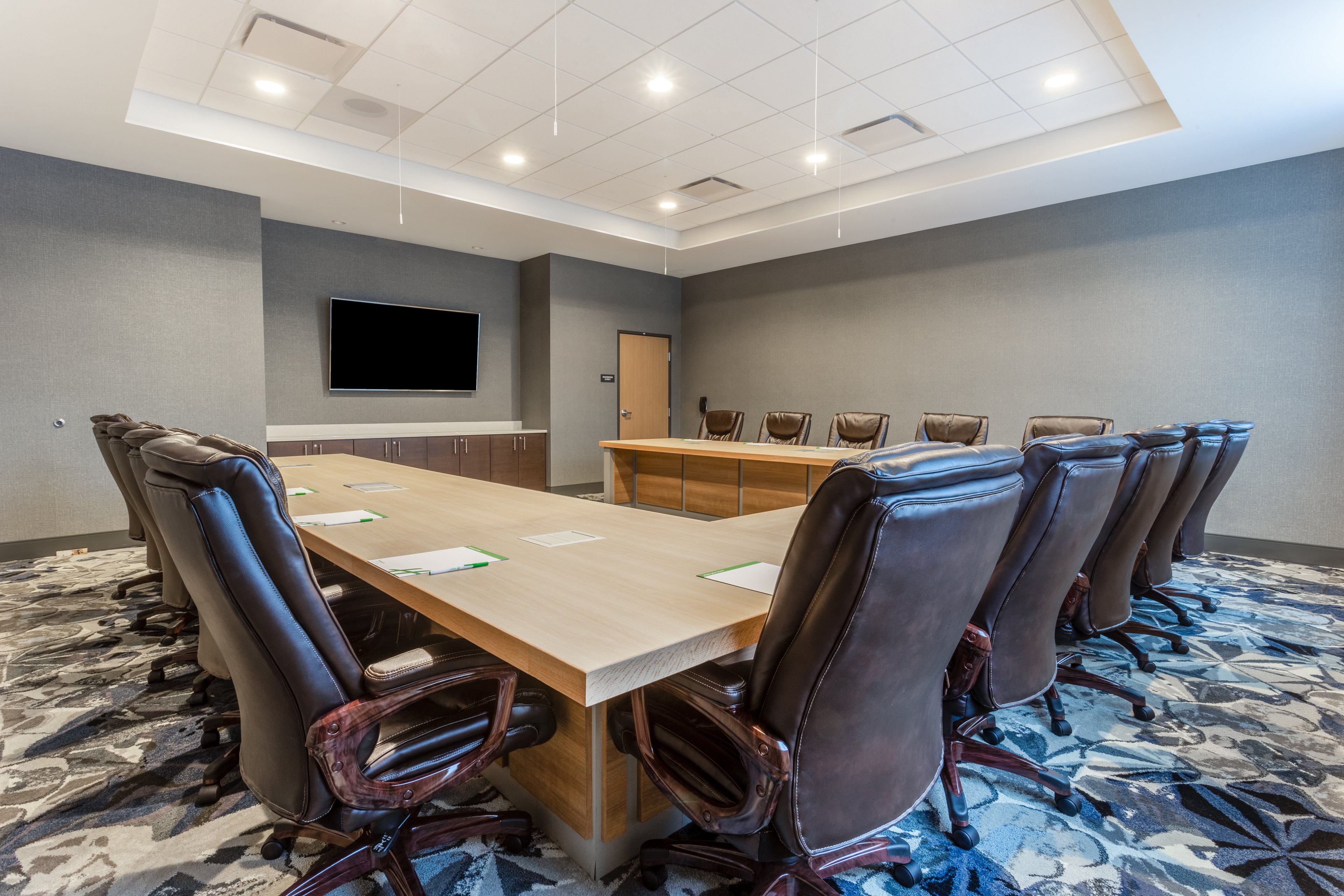 holiday inn cedar falls waterloo event ctr