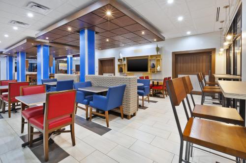 holiday inn express and suites painesville concord