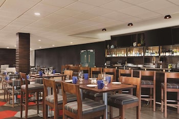 radisson hotel oklahoma city airport