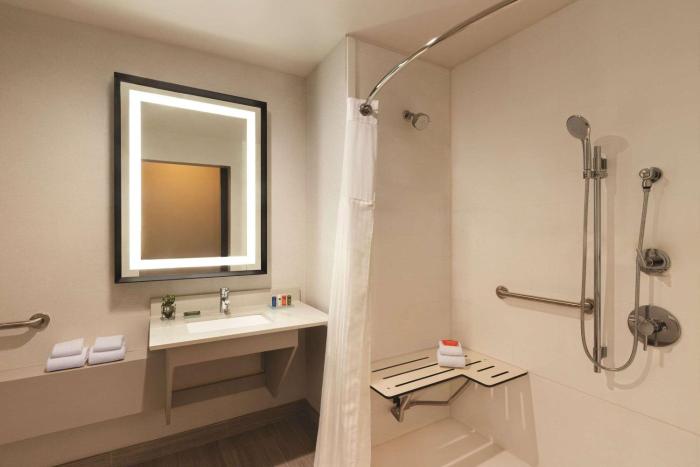 radisson hotel oklahoma city airport