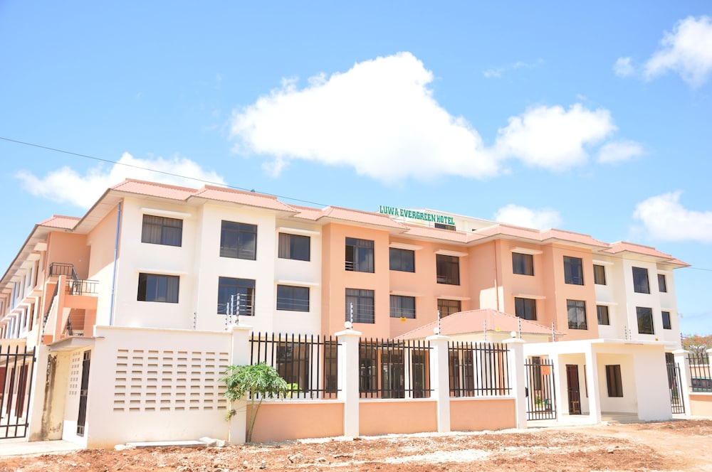 luwa evergreen hotel