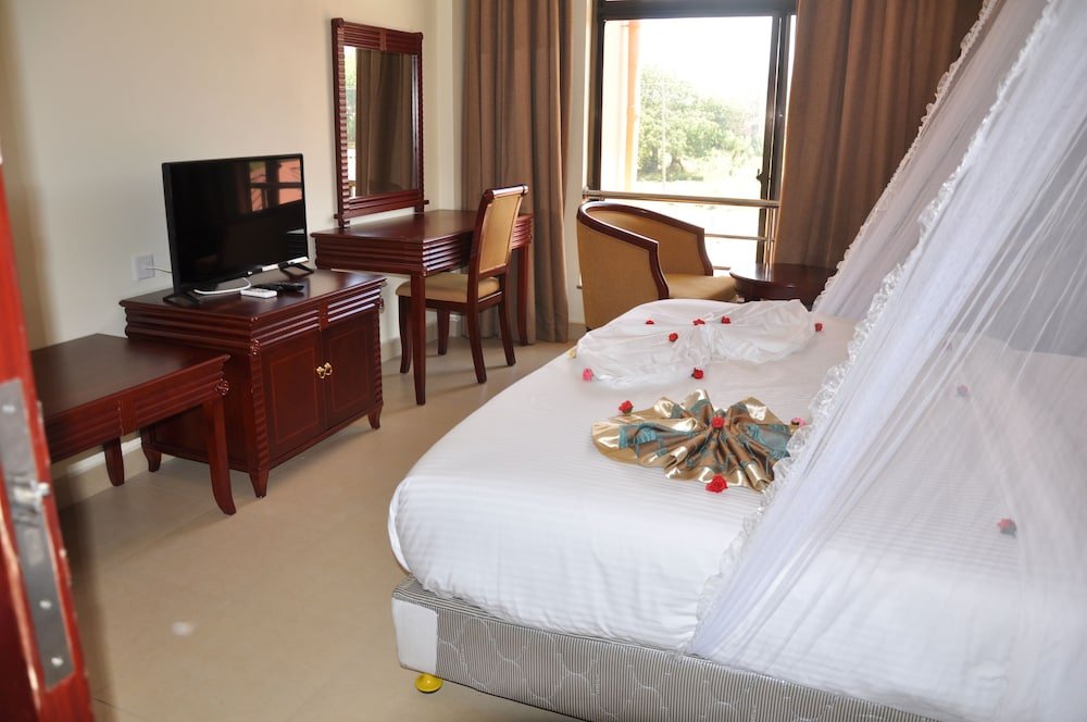 luwa evergreen hotel