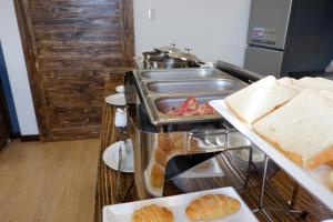 the g hotel hue hostel