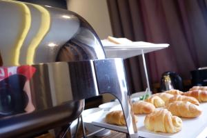 the g hotel hue hostel