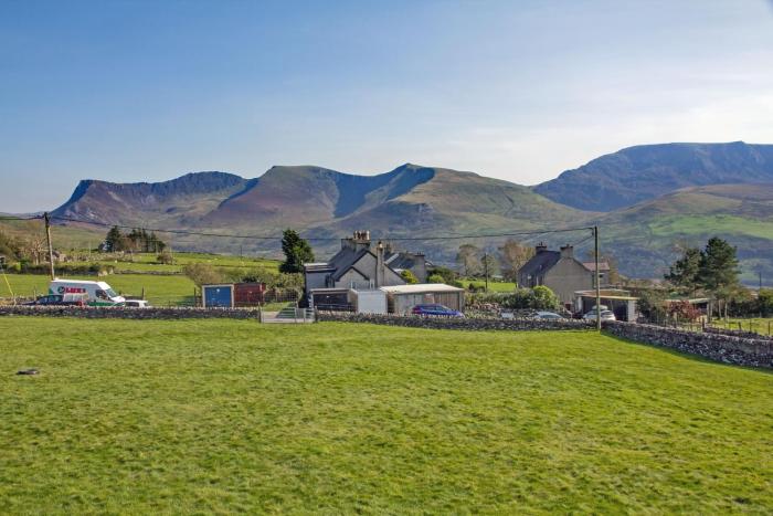 canolfan y fron hostel