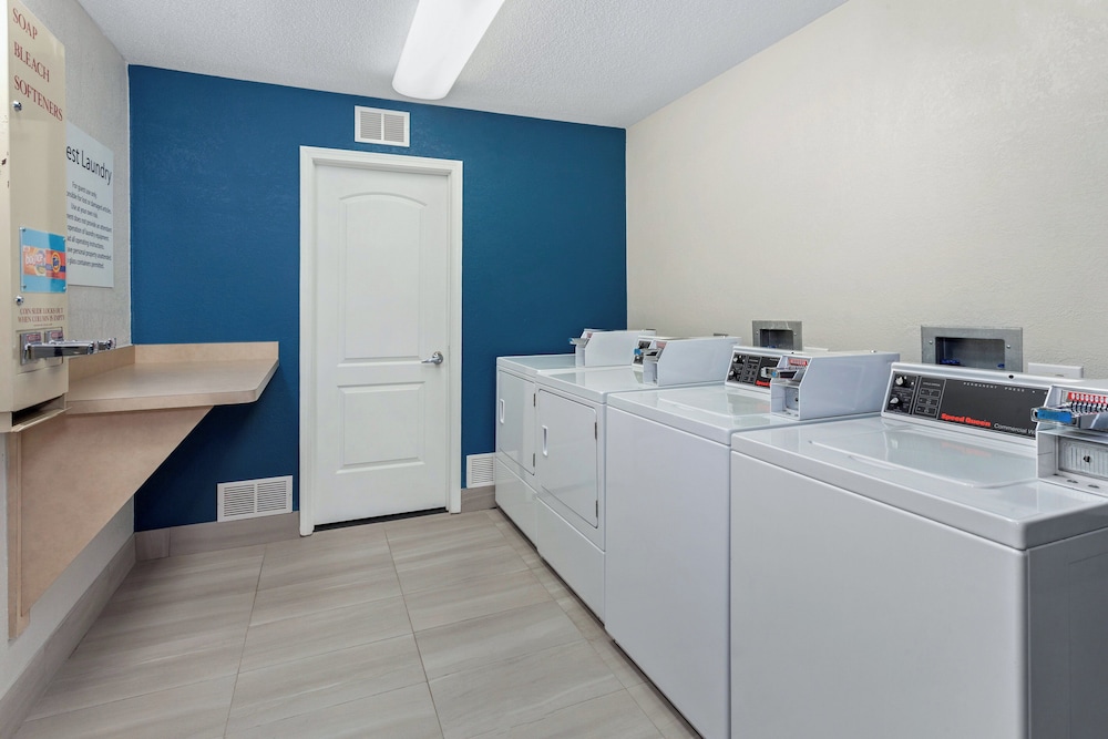 holiday inn express hotel and suites chicago algonquin by ihg