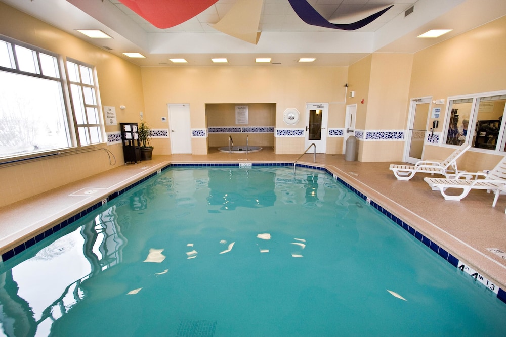 holiday inn express hotel and suites chicago algonquin by ihg
