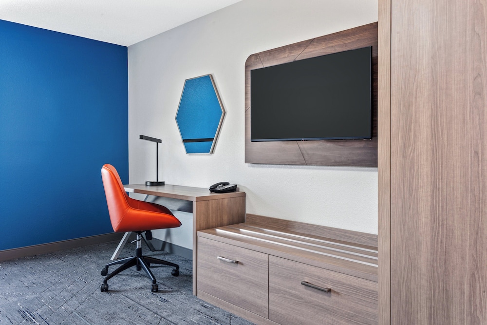 holiday inn express hotel and suites chicago algonquin by ihg